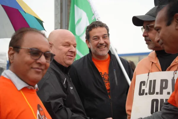 ATU Canada President John Di Nino with AFL President Gil McGowan at CUPW strike line in Edmonton
