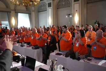 delegates clapping at introduction of ATU International President John Costa