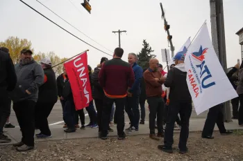 ATU flag among allies at CUPW strike line
